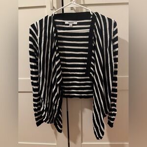 🆕 DKNY Black&White Striped Cardigan